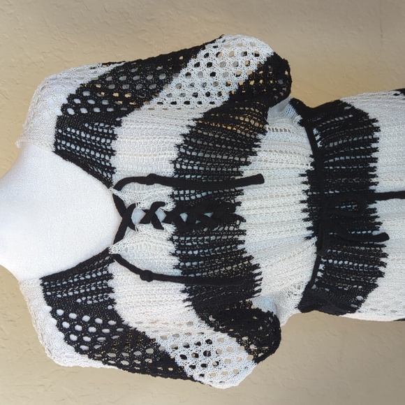 SHEIN Black White Color Block Crocheted Lace Up Cover Up Dress Size 4 - Picture 5 of 9